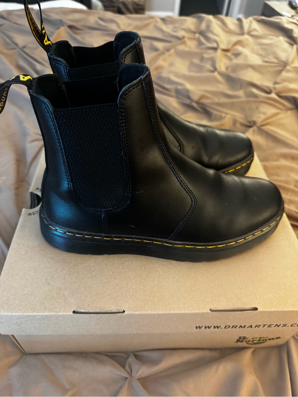 Dr. Martens (Air wair) Dorian Boots Women’s 9 men’s 8